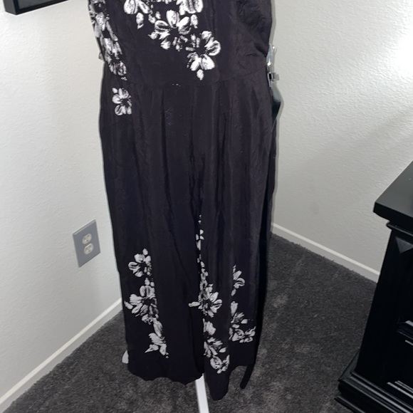 Bisou bisou black and white jumpsuit with belt new with tags - Picture 3 of 10